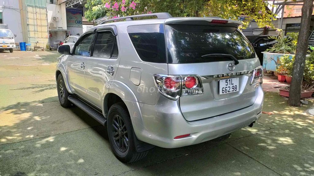 Toyota Fortuner 2012 - ảnh 3