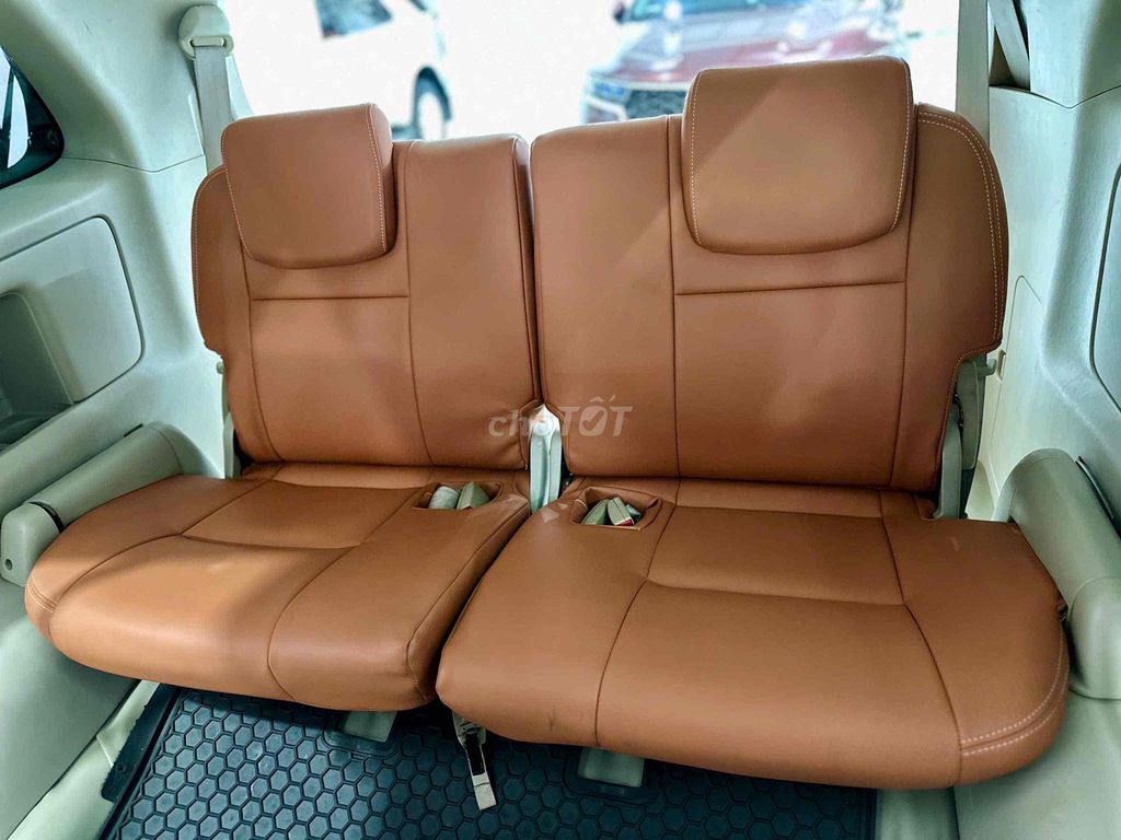 Toyota Innova 2011 - ảnh 5