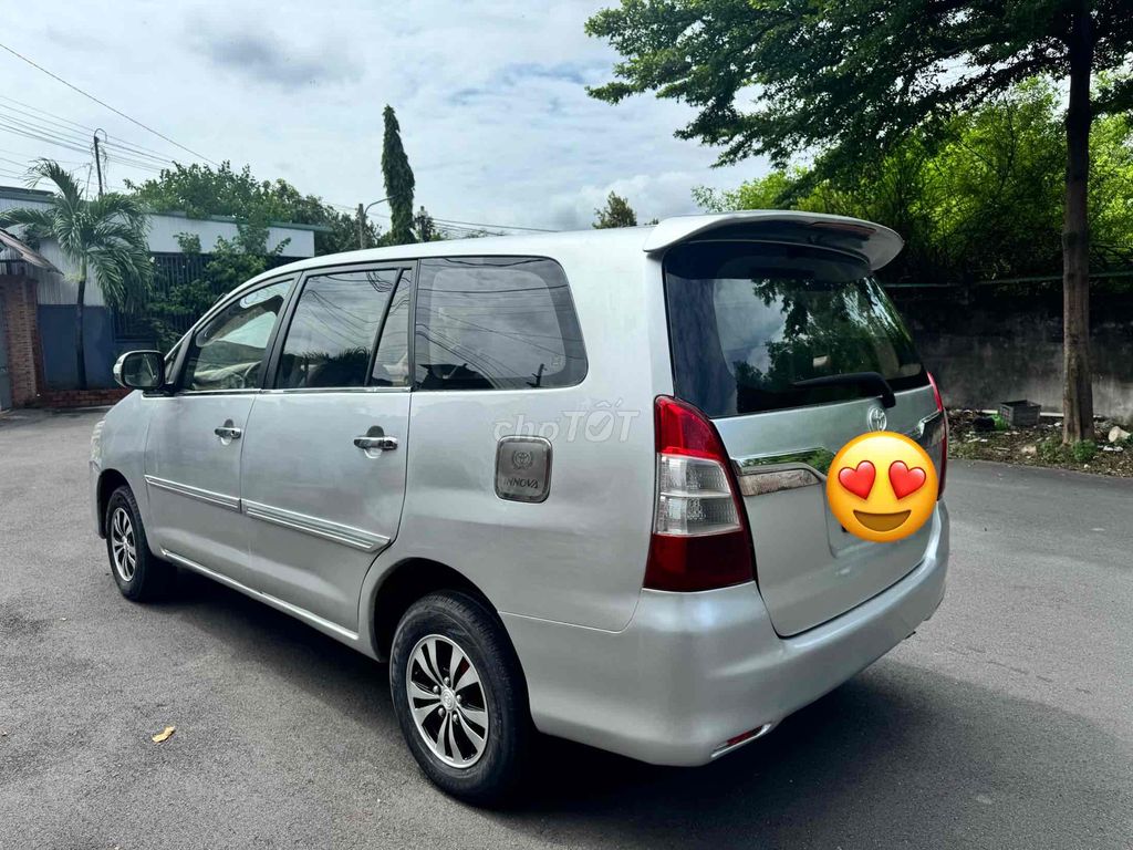 Toyota Innova 2010 - ảnh 5