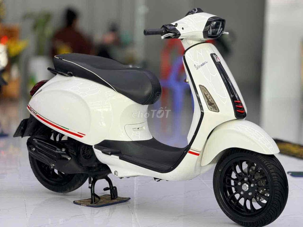 Vespa Sprint 2017 - ảnh 1