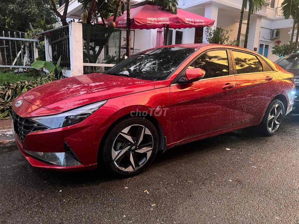 Hyundai Elantra - ảnh 1