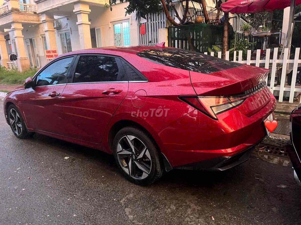 Hyundai Elantra - ảnh 4