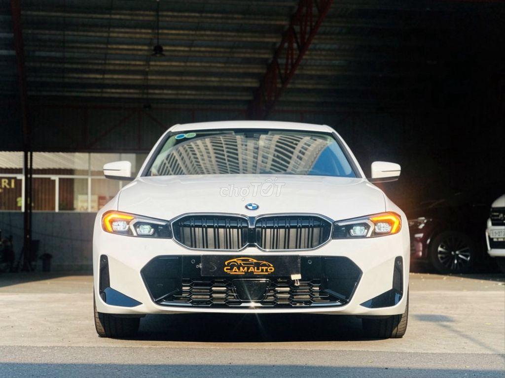 BMW 3 Series 2024 - ảnh 1