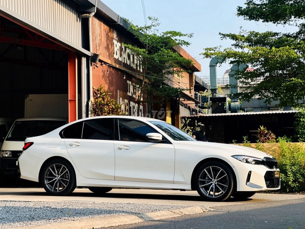 BMW 3 Series 2024 - ảnh 5