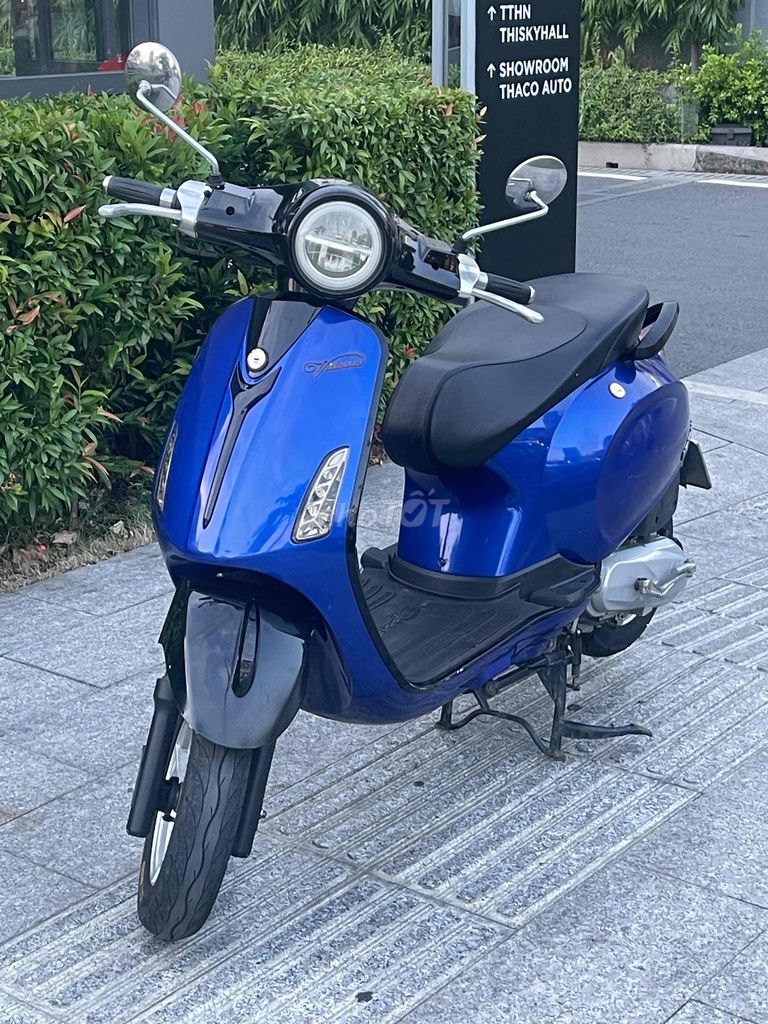 Vespa 2023 - ảnh 1