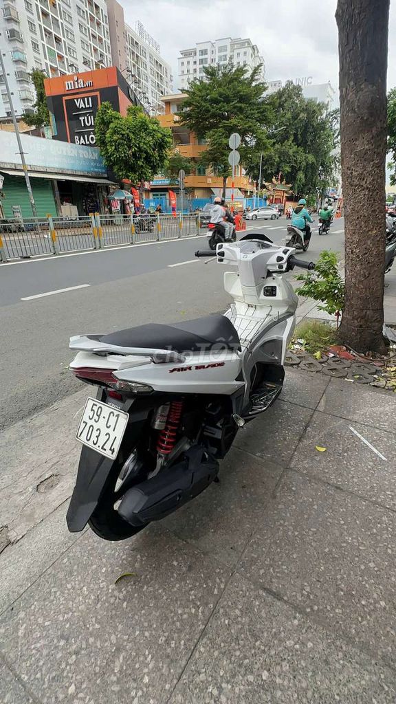 Honda Air Blade 2017 - ảnh 3
