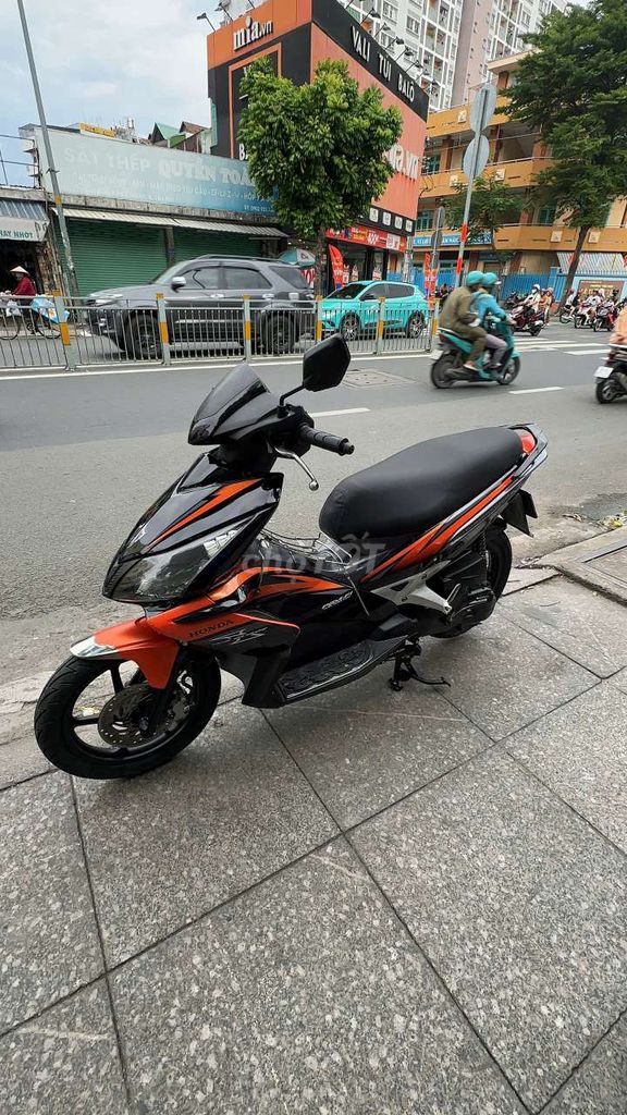 Honda Air Blade 2010 - ảnh 2