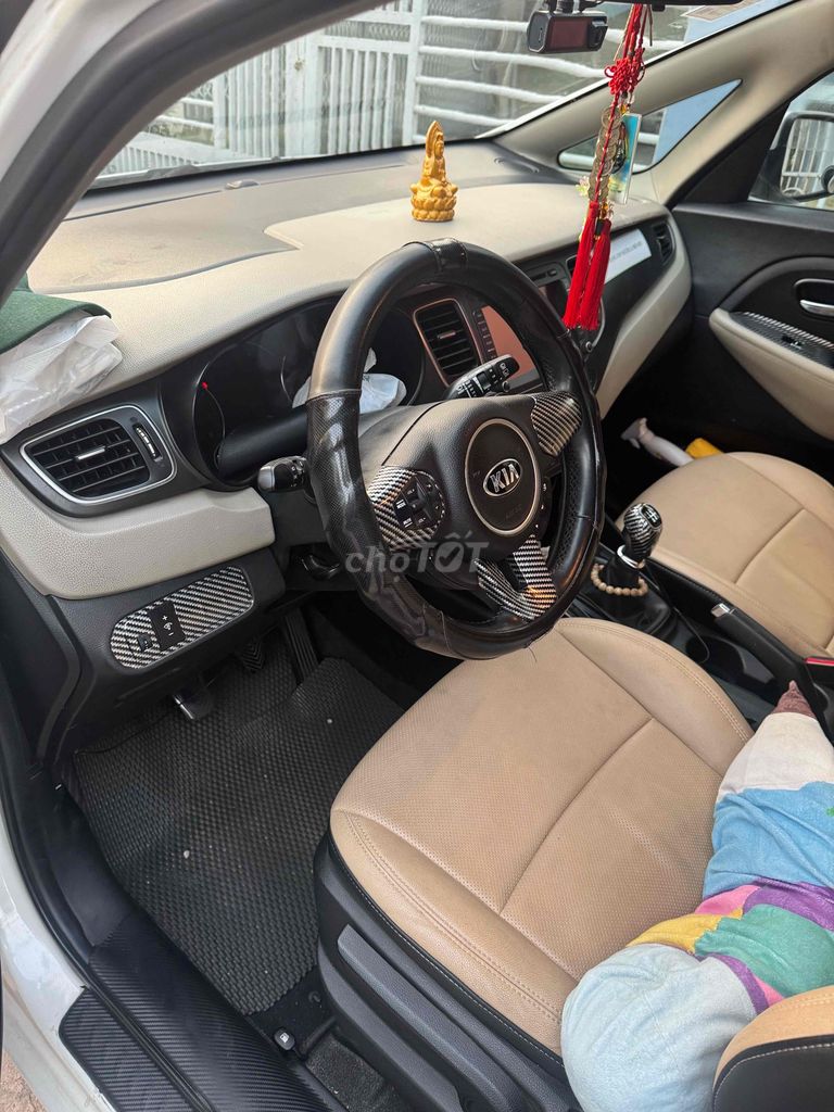 Kia Rondo 2017 - ảnh 1