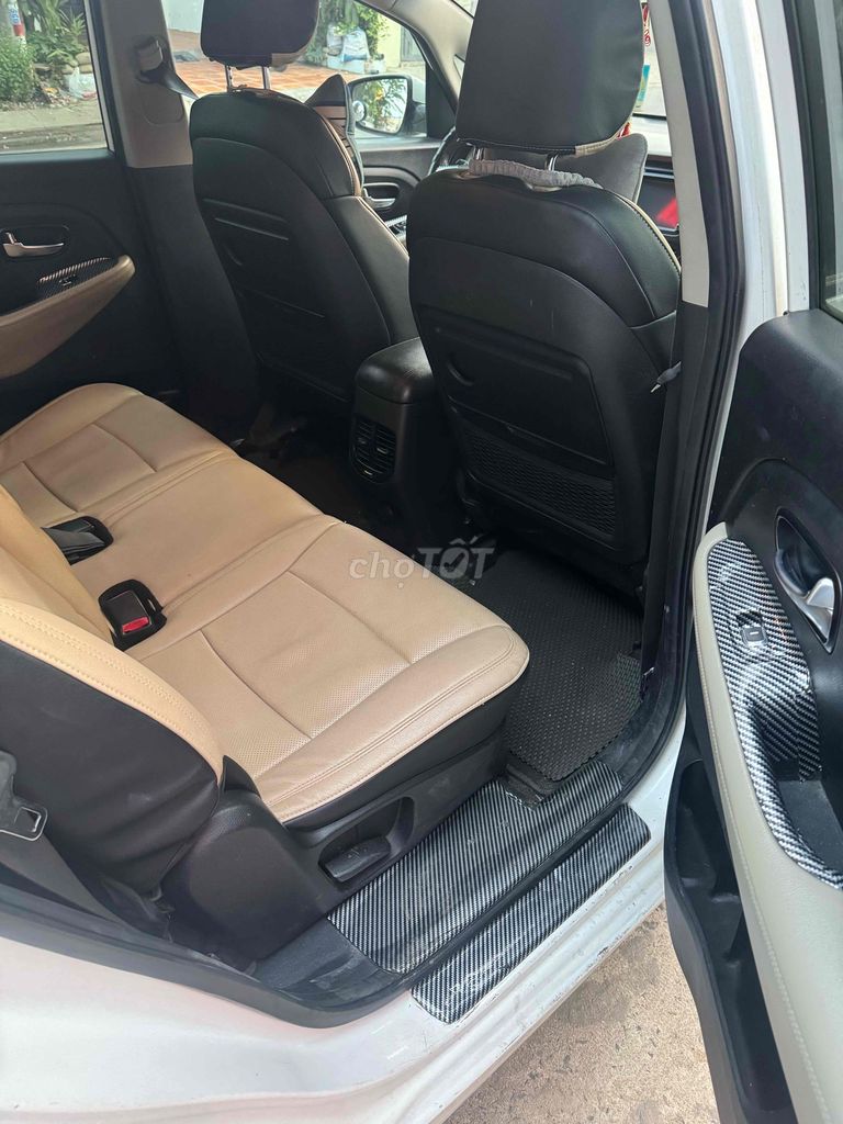 Kia Rondo 2017 - ảnh 3