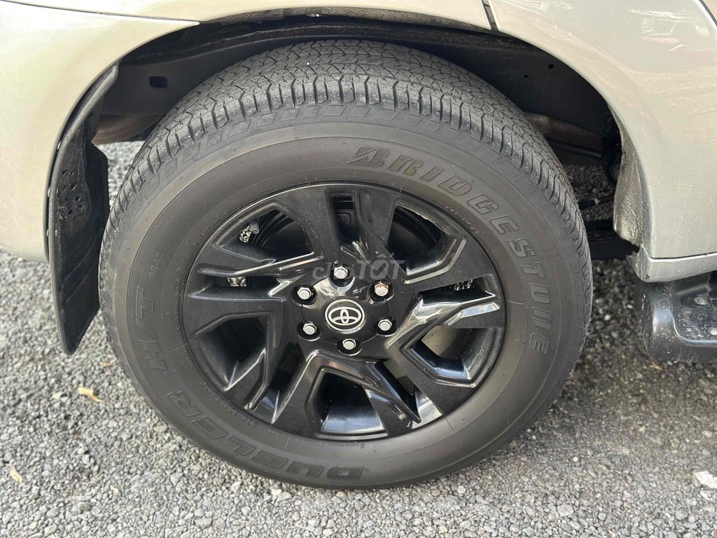 Toyota Fortuner 2009 - ảnh 5