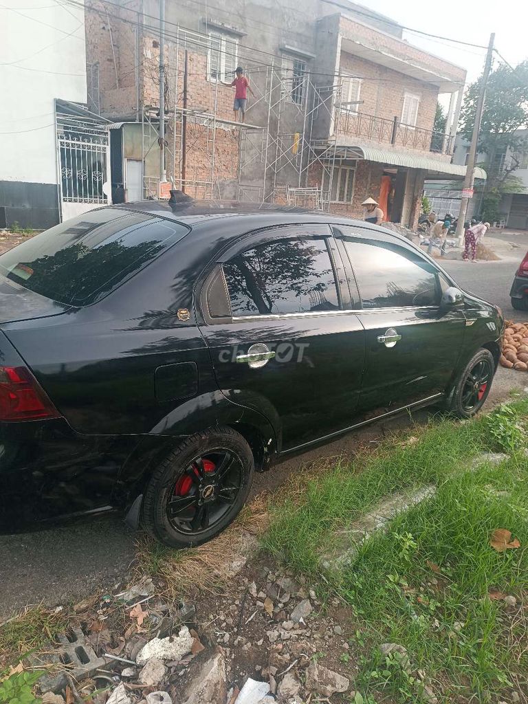 Chevrolet Aveo - ảnh 4