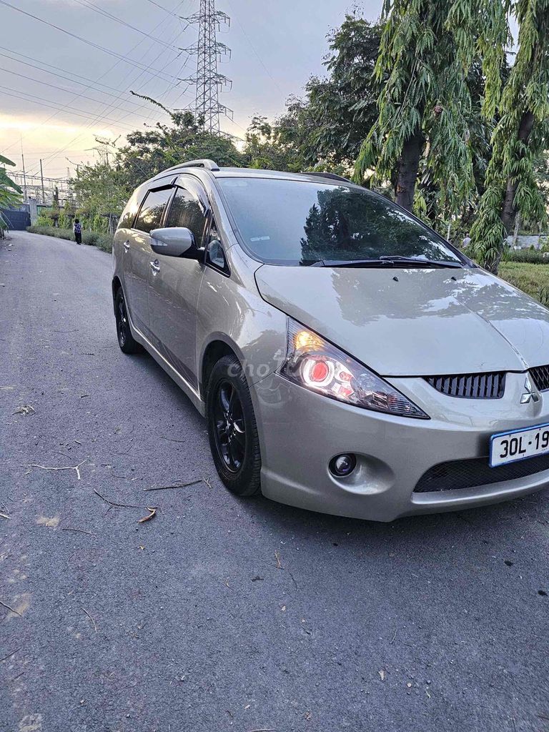 Mitsubishi Grandis 2007 - ảnh 3