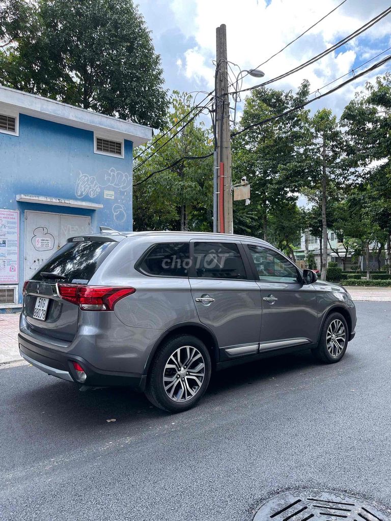 Mitsubishi Outlander 2019 - ảnh 1