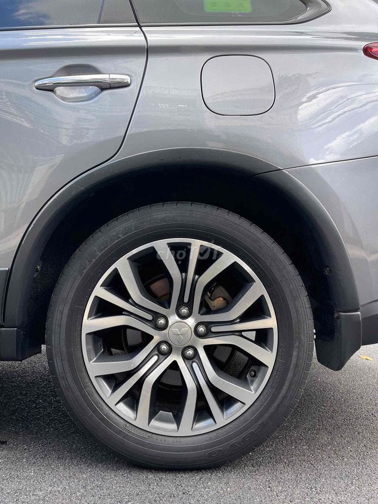 Mitsubishi Outlander 2019 - ảnh 5