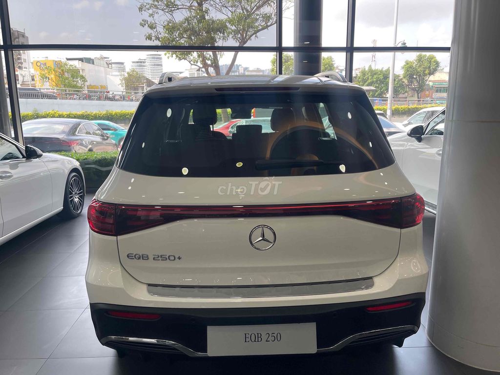 Mercedes-Benz 2025 - ảnh 3