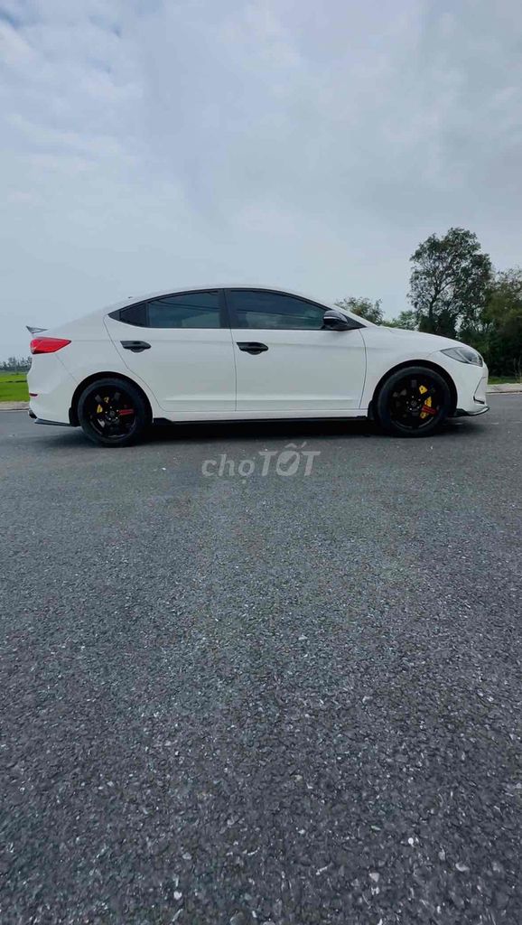 Hyundai Elantra 2018 - ảnh 3