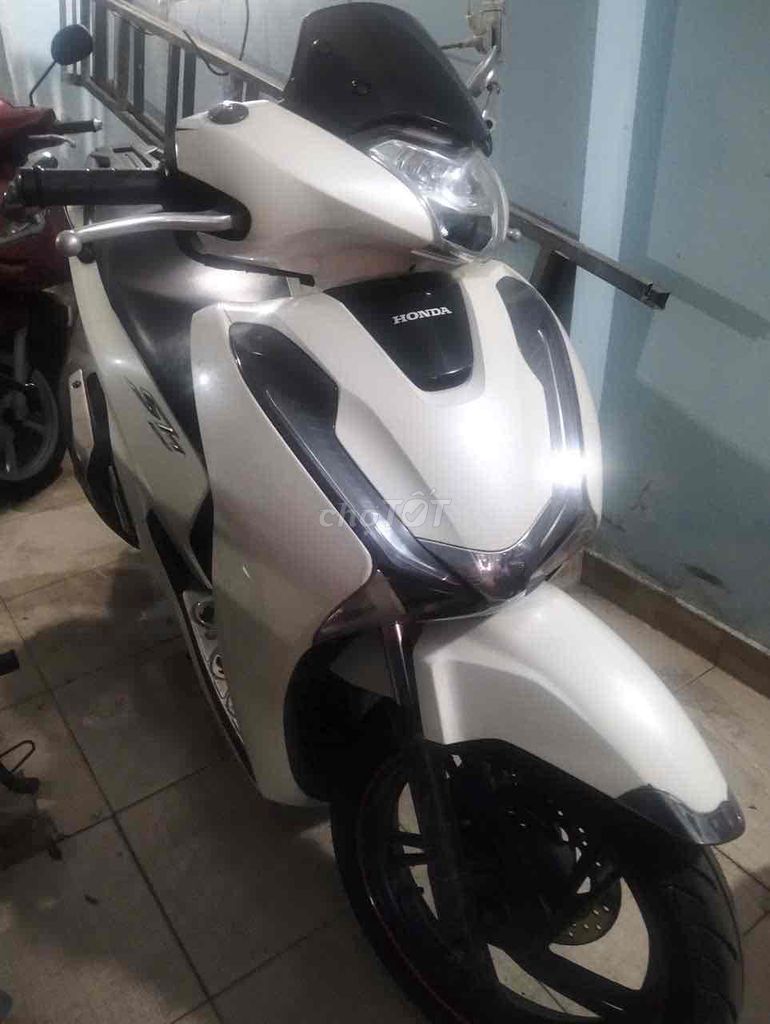 Honda SH 2018 - ảnh 1