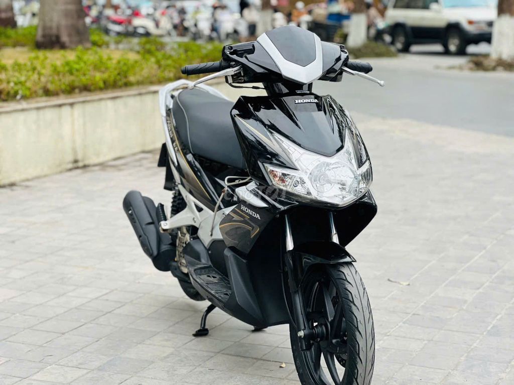 Honda Air Blade 2011 - ảnh 5