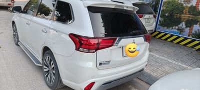 Mitsubishi Outlander 2022 - ảnh 1