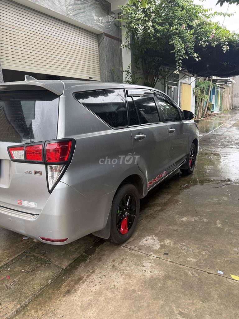 Toyota Innova 2.0E - ảnh 3