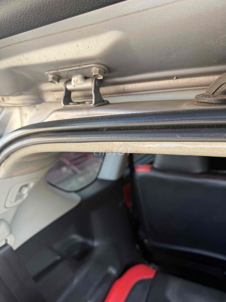 Toyota Innova 2.0E - ảnh 5