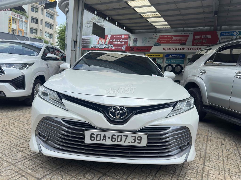 Toyota Camry 2.5Q 2021 - ảnh 2