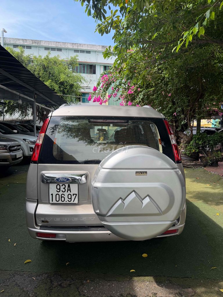 Ford Everest 2012 - ảnh 2