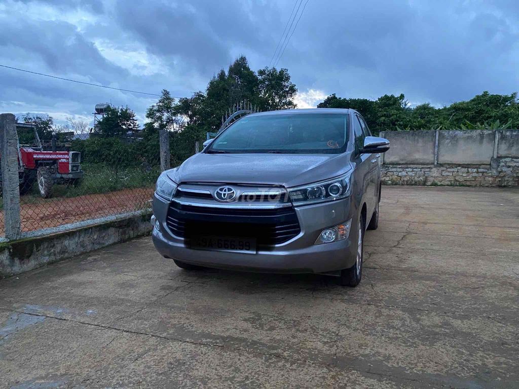 Toyota Innova - ảnh 2