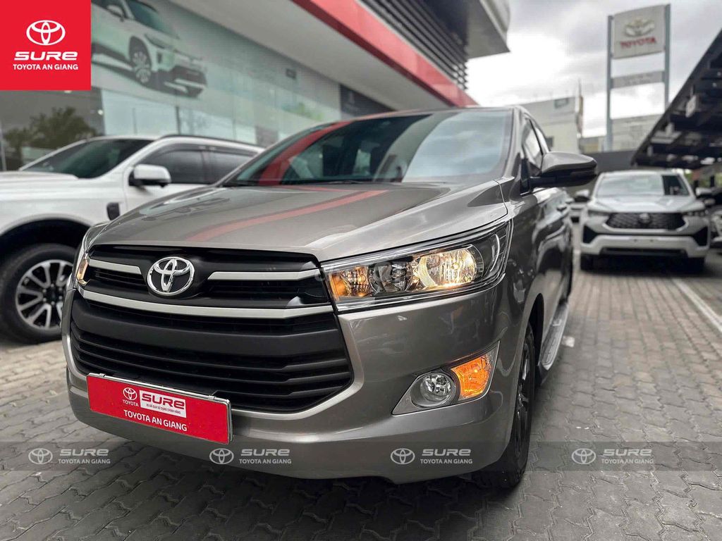 Toyota Innova 2.0E 2019 - ảnh 2