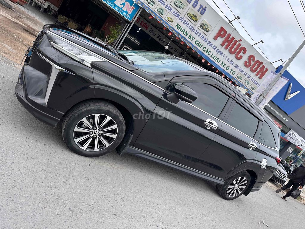 Toyota Veloz Cross - ảnh 2