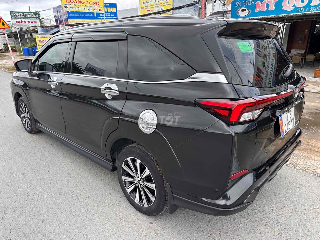 Toyota Veloz Cross - ảnh 5