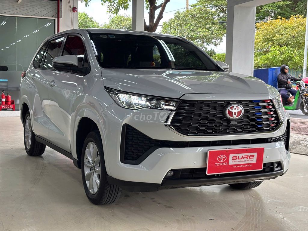 Toyota Innova Cross 2025 - ảnh 1