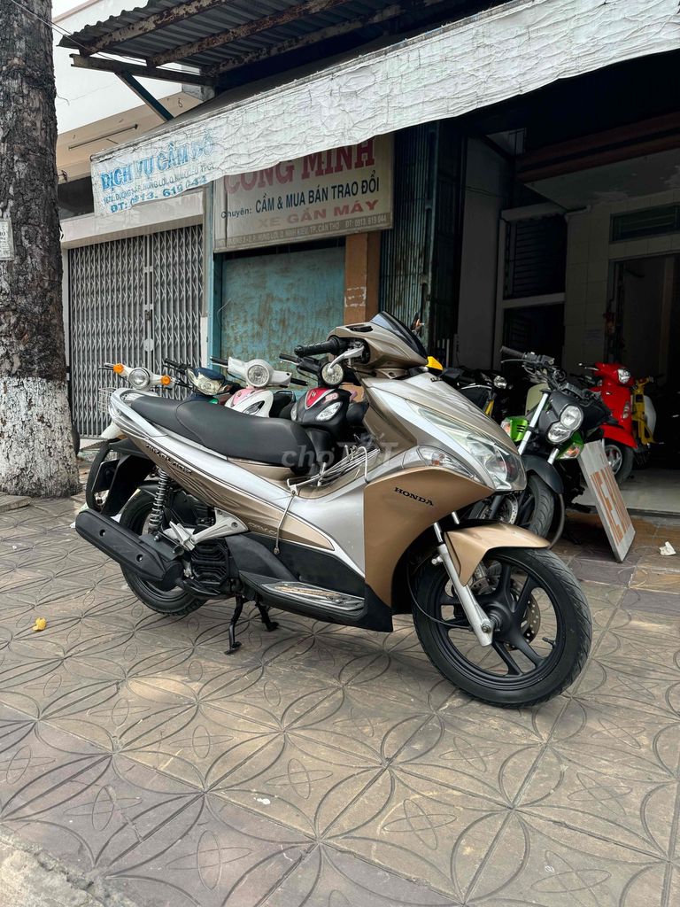 Honda Air Blade 2011 - ảnh 3