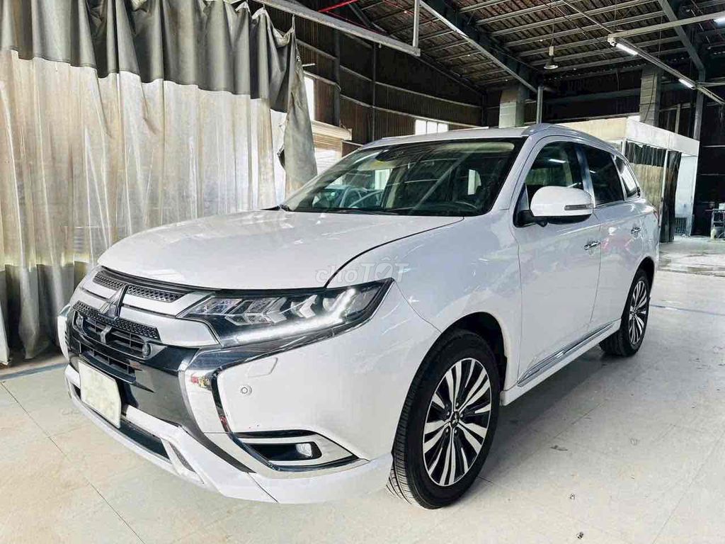 Mitsubishi Outlander 2022 - ảnh 1