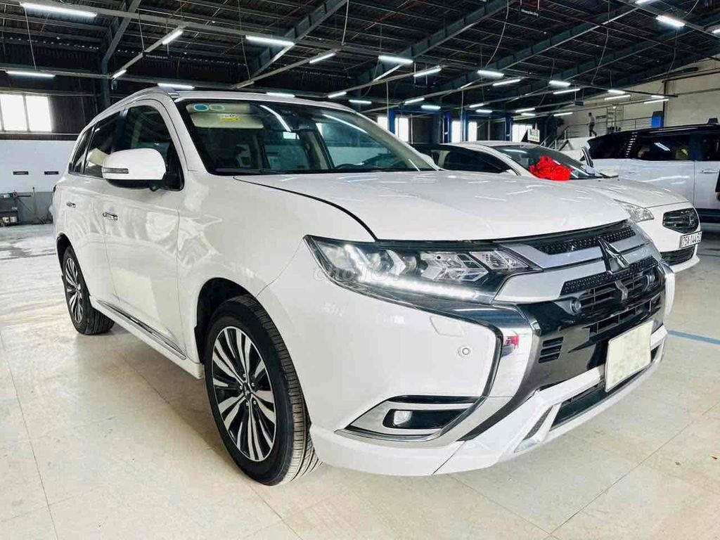 Mitsubishi Outlander 2022 - ảnh 2