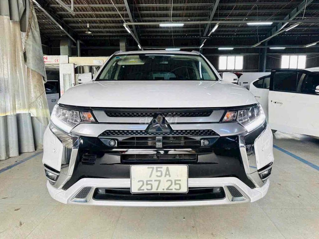 Mitsubishi Outlander 2022 - ảnh 3
