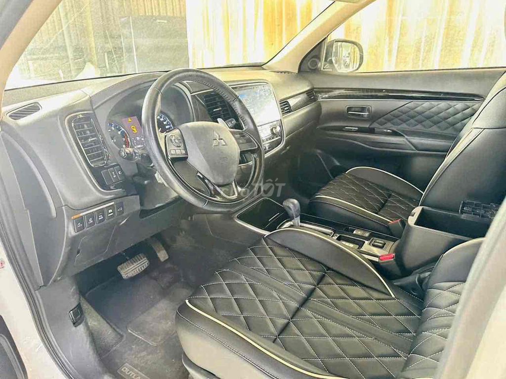 Mitsubishi Outlander 2022 - ảnh 4