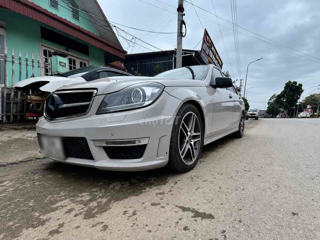 Mercedes-Benz - ảnh 1