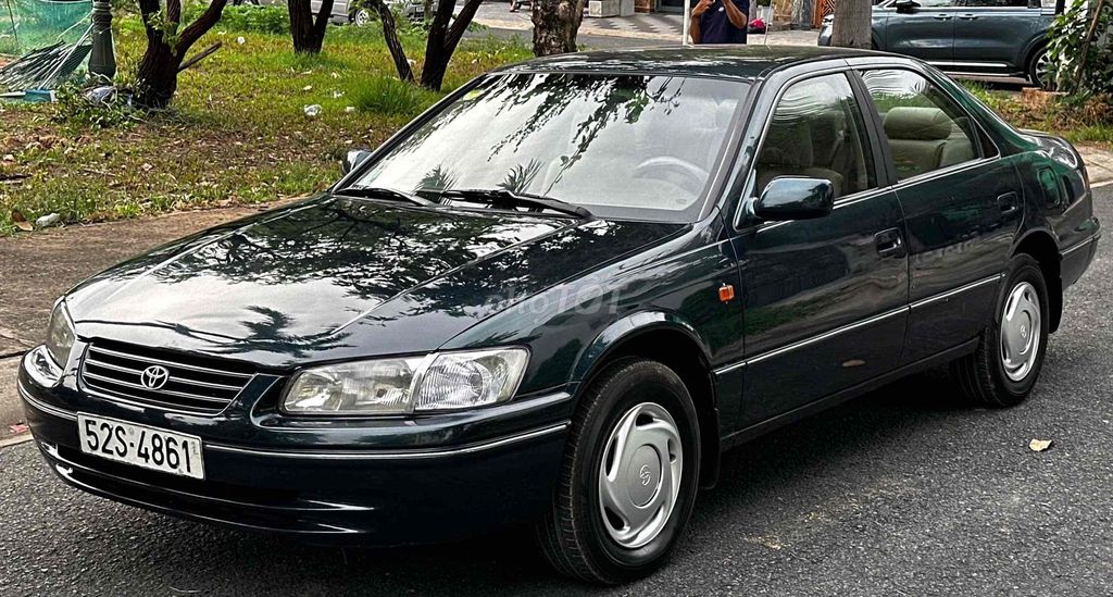 Toyota Camry 1999 - ảnh 1