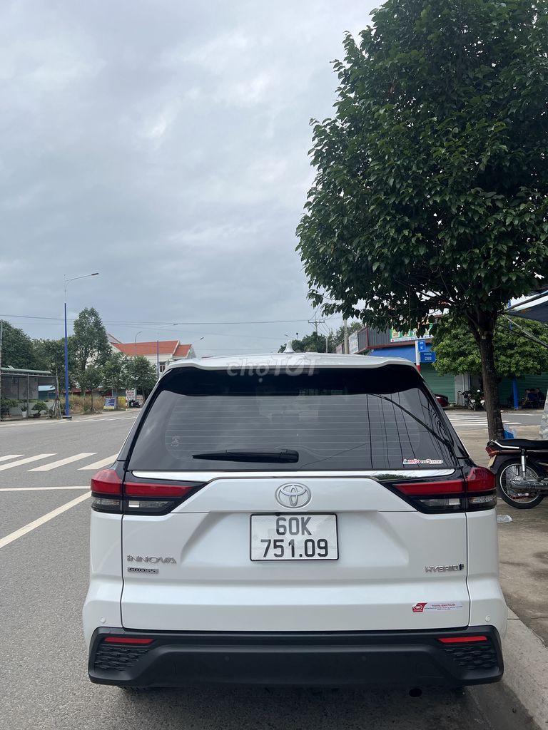 Toyota Innova Cross 2015 - ảnh 1