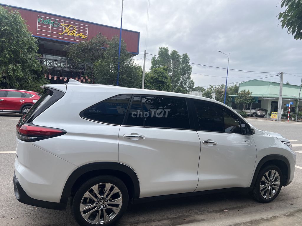 Toyota Innova Cross 2015 - ảnh 2