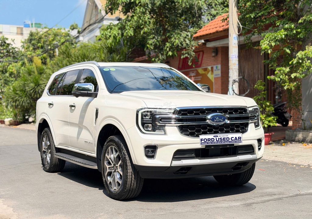 Ford Everest 2023 - ảnh 1