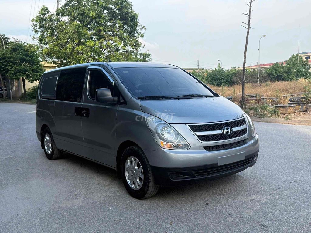 Hyundai Starex 2014 - ảnh 2