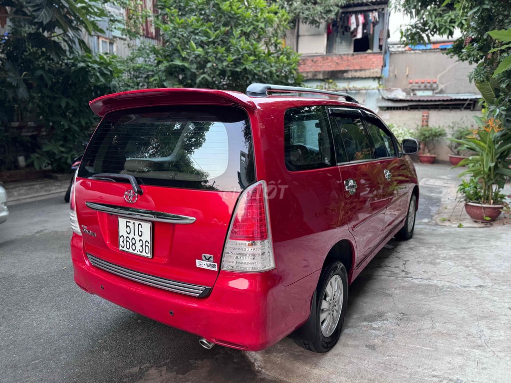 Toyota Innova - ảnh 5