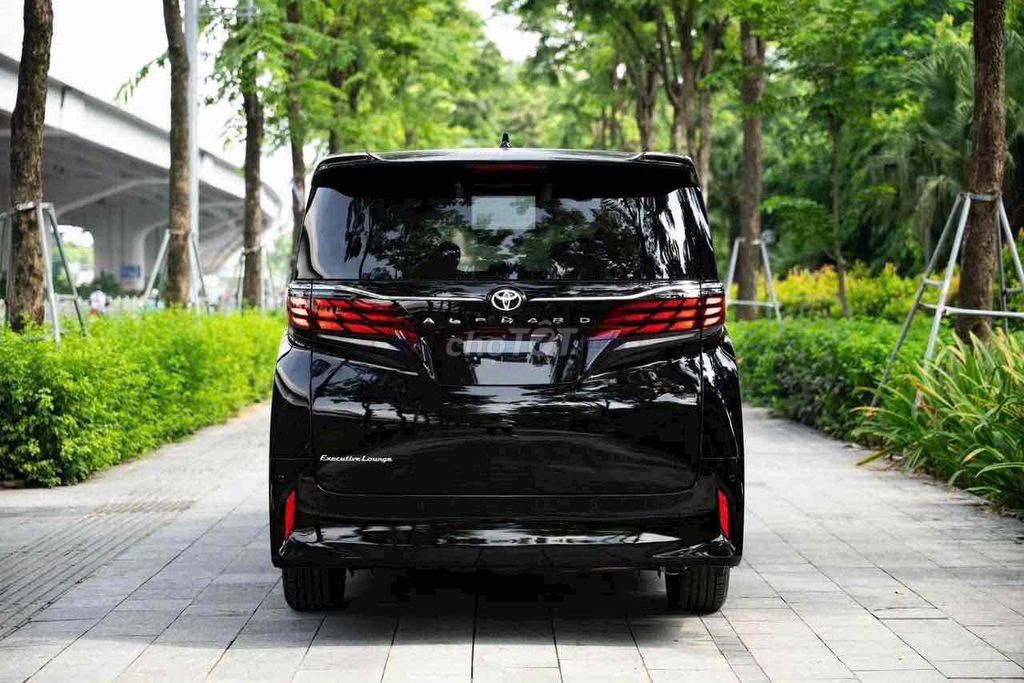 Toyota Alphard 2026 - ảnh 4