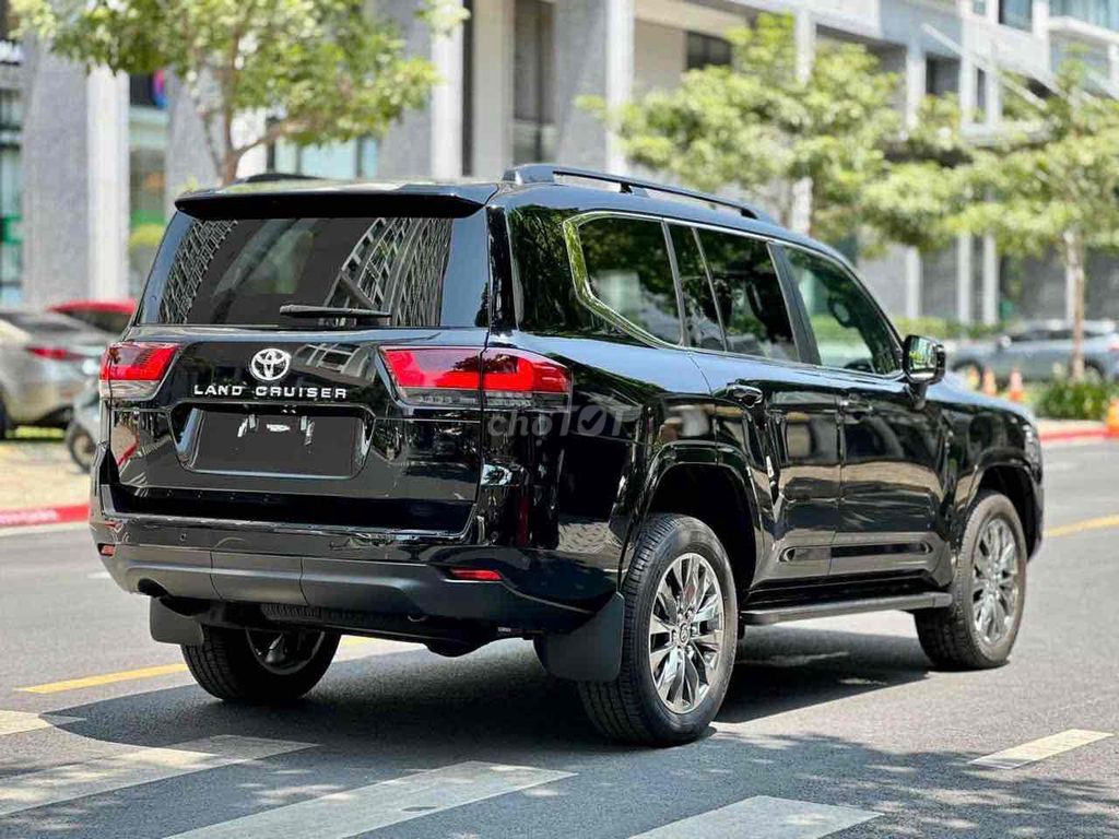 Toyota Land Cruiser LC300 - ảnh 3