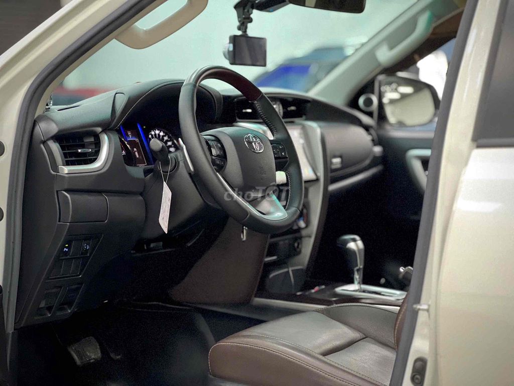 Toyota Fortuner 2018 - ảnh 4