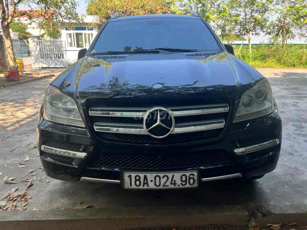 Mercedes-Benz 2011 - ảnh 1