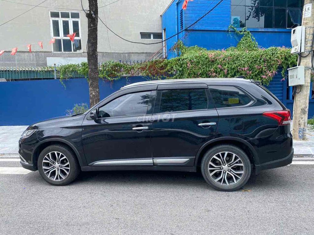 Mitsubishi Outlander 2.0 CVT 2019 - ảnh 4