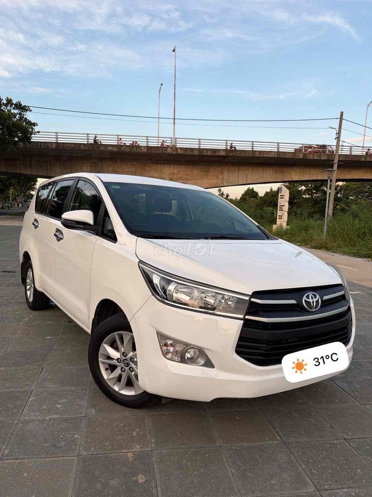 Toyota Innova 2.0E 2017 - ảnh 1